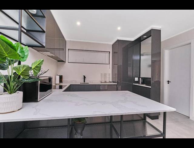 1 BEDROOM PROPERTY TO RENT IN HYDE PARK